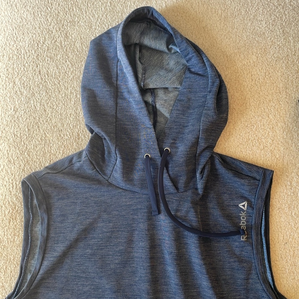 Reebok Medium Sleeveless Sweatshirt